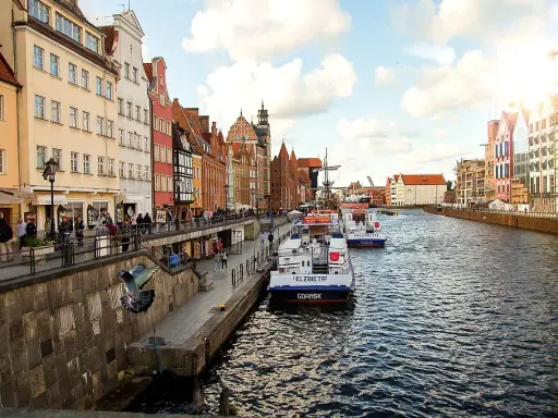 Gdańsk: Gdzie zjeść? Odkryj najlepsze smaki i widoki miasta