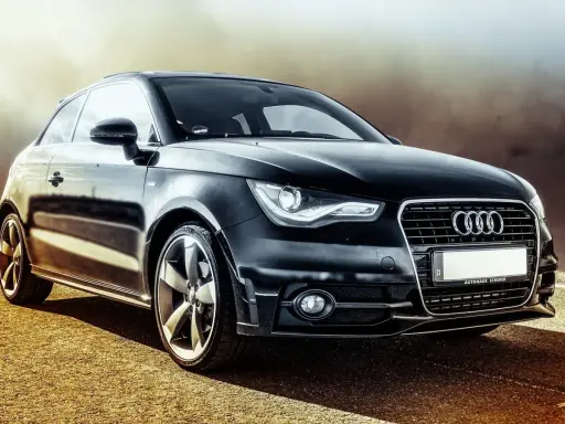 Elegante Audi A1 negro, ideal para quienes buscan coches mas fiables de segunda mano.