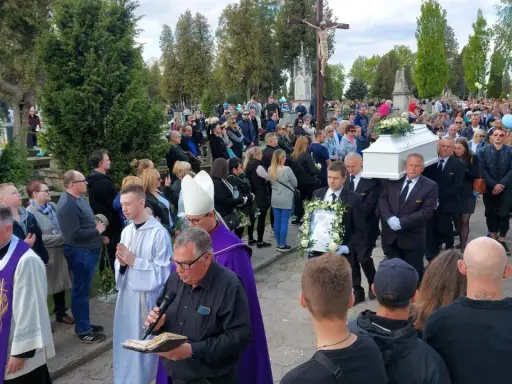 Potrzebujesz daty pogrzebu w Częstochowie? Oto jak ją znaleźć