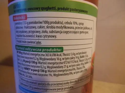 Etykieta sosu spaghetti Culineo z Biedronki z listą składników i wartością odżywczą.