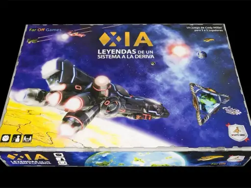 Caja del juego de mesa "XIA: Leyendas de un Sistema a la Deriva", con naves espaciales y planetas.