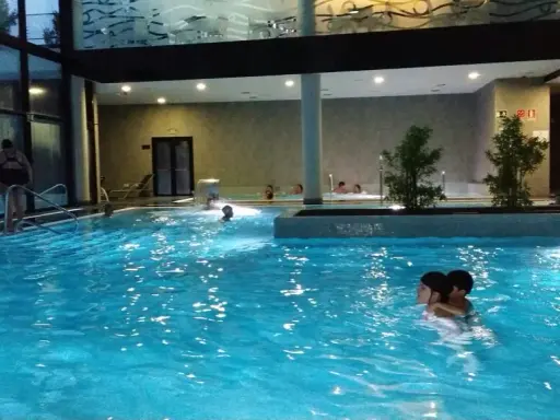 Balneario de Zújar: Relájate y sana con sus aguas termales únicas