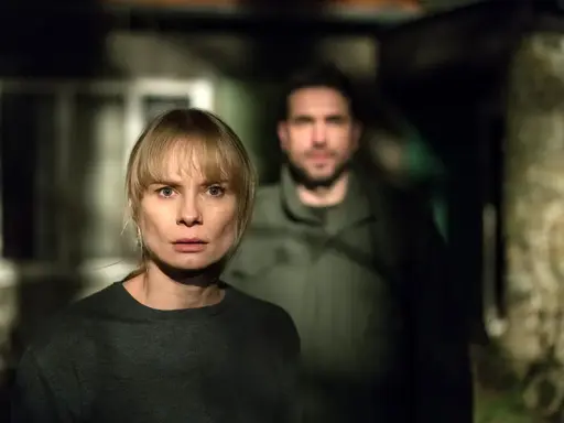Ciemno, prawie noc - recenzja filmu. Mroczny thriller budzi emocje