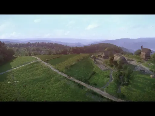 Krajobraz z gry Kingdom Come: Deliverance. Wiatrak i zabudowania na wzgórzu, pola uprawne i lasy w tle.