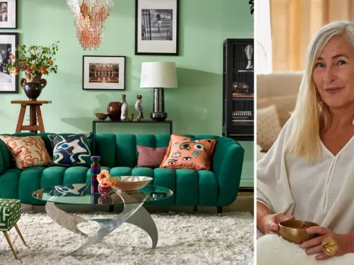 En kvinna med långt blont hår sitter i en mysig miljö, omgiven av olika inredningsstilar. En grön sammetssoffa och en unik soffbordsdesign skapar en modern känsla.