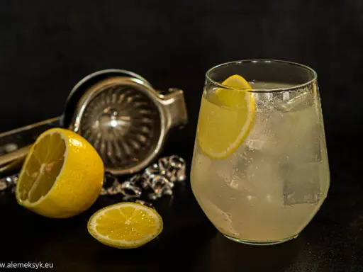 Z czym pić Jack Daniel's Honey? Odkryj proste drinki!
