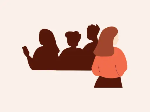 En kvinna vänder ryggen åt en grupp silhuetter, en av dem tittar på sin telefon. Ibland duger inte ens det.