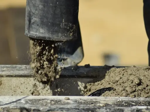 Ile schnie beton? Poznaj prawdziwy czas i uniknij pęknięć