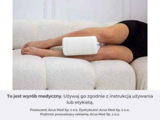 Poduszka między kolana zapewnia komfort i wsparcie podczas leżenia. Idealna dla osób szukających ulgi.