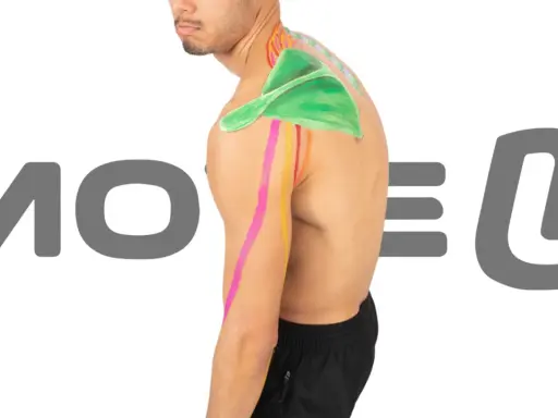 Kinesiotaping wdowi garb: kolorowe taśmy na ramieniu i plecach mężczyzny, wspierające postawę.