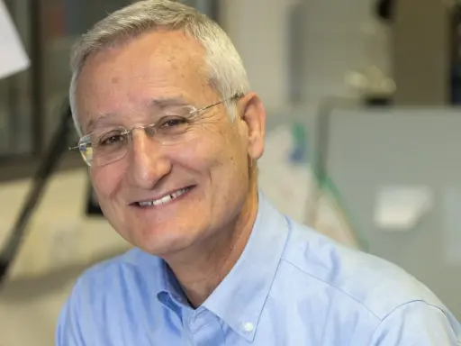 Eugenio Santos: ¿Quién es el genio tras la investigación del cáncer?