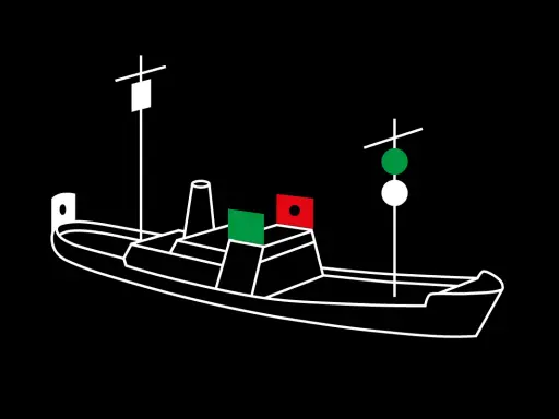 Ein Boot mit Positionslichtern: grün und rot auf dem Deck, grün und weiß am Mast. Die Bedeutung der Positionslichter am Boot ist entscheidend für die Sicherheit.