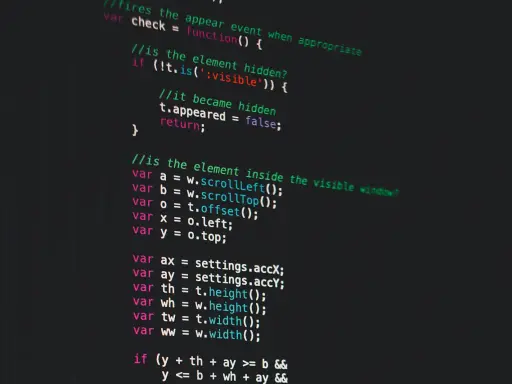 Fragment kodu JavaScript, który implementuje algorytmy programowanie, sprawdzając widoczność elementów na stronie.