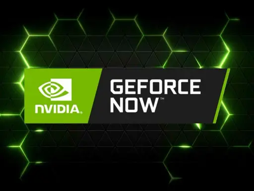 Logo NVIDIA i napis GeForce NOW na tle zielonych, świecących heksagonów.