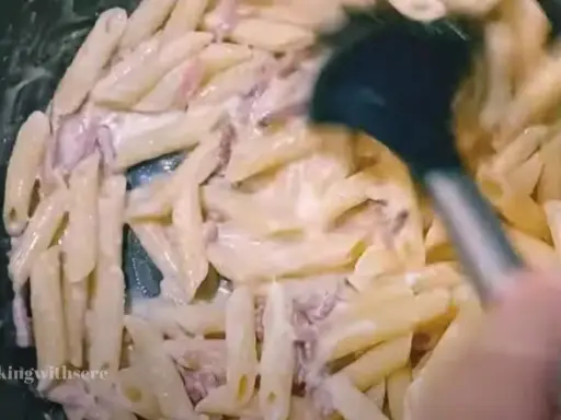 Pasta Panna e Speck: Ricetta Veloce, Cremosa e Perfetta in 15 Minuti