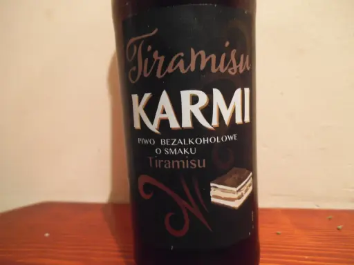 Piwo KARMI o smaku tiramisu. Czy karmi ma alkohol? Nie, to piwo bezalkoholowe.