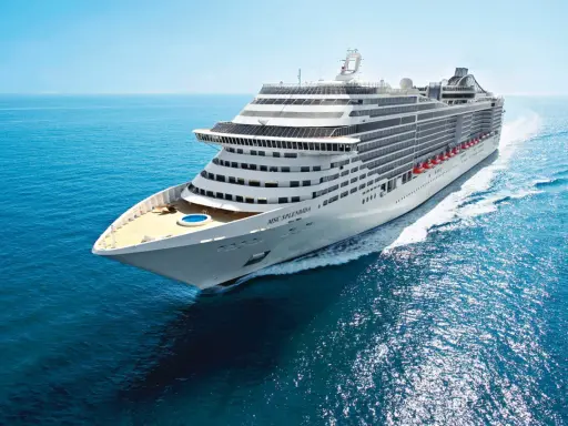 MSC Splendida solca il mare blu. Prenota la tua crociera con MSC cancellazione gratuita e parti senza pensieri!