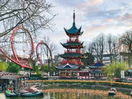 Die besten Tivoli Kopenhagen Attraktionen: Lohnt sich der Besuch?