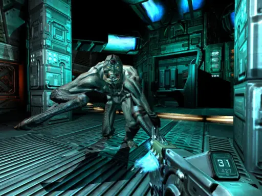 Potwór z Doom 3 BFG Edition spolszczenie czai się w korytarzu. Gracz celuje z broni.