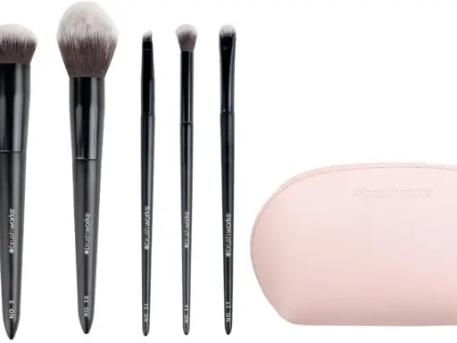 Set di pennelli per make up trucco Brushworks con pochette rosa.
