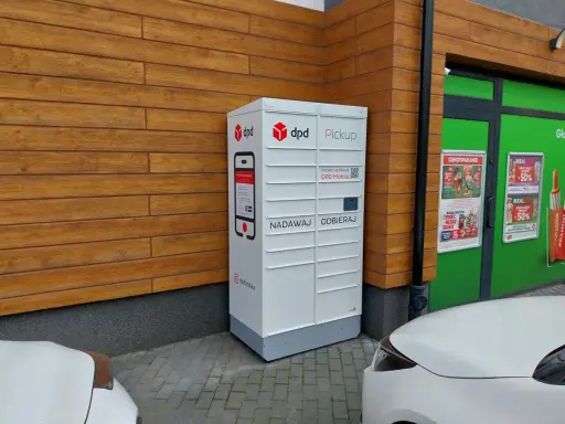 Automatyczna paczkomat DPD Pickup, idealny do nadawania i odbierania paczek w Czechach.