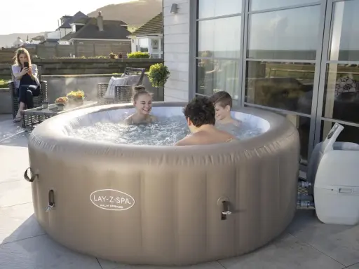 Jacuzzi Lay-Z-Spa Palm Springs: Opinie, koszty, czy warto?