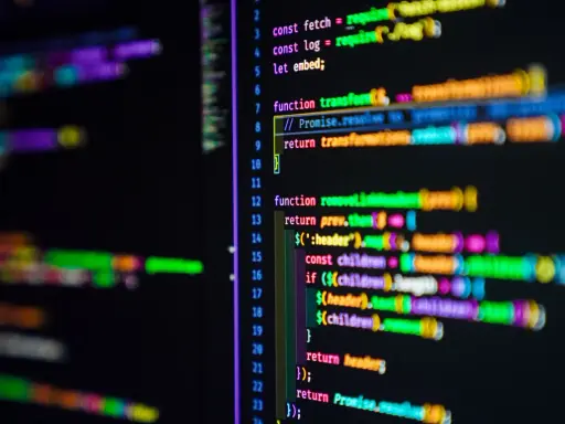 Kolorowy kod JavaScript, z podświetlonymi fragmentami, w tym `toLowerCase()`.