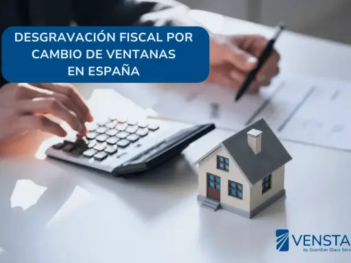Man calculating finances for home improvements. Se puede desgravar el cambio de ventanas en España.