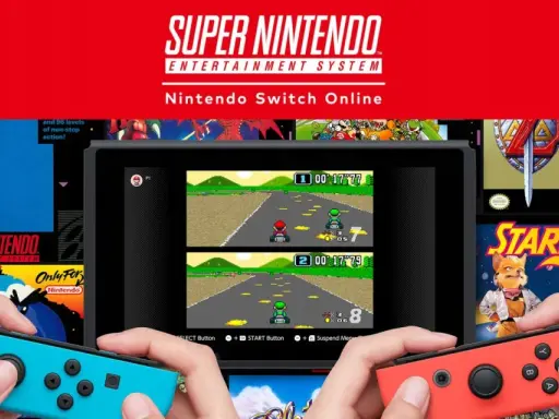 Ręce trzymające Joy-Cony do Nintendo Switch, grające w klasyczne gry z SNES. Dostępne dzięki usłudze Nintendo Switch Online.