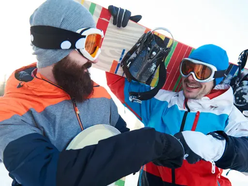 Jak się ubrać na snowboard? Ekspert radzi: ciepło i bezpiecznie!
