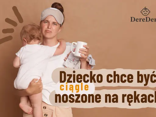 Zmęczona mama z opaską na oczach trzyma płaczące roczne dziecko, które ciągle chce na ręce. Obok kubek i stosik ubranek.