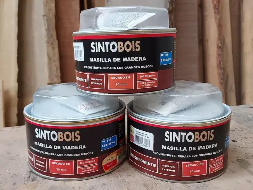 Latas de masilla de madera Sintobois, ideal para emplastecer paredes y reparar huecos. Secado rápido y sin merma.