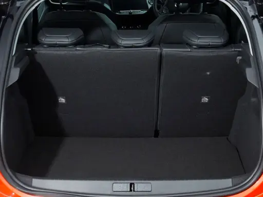Maletero del Opel Corsa, listo para tu equipaje. Con 309 litros, es perfecto para escapadas.