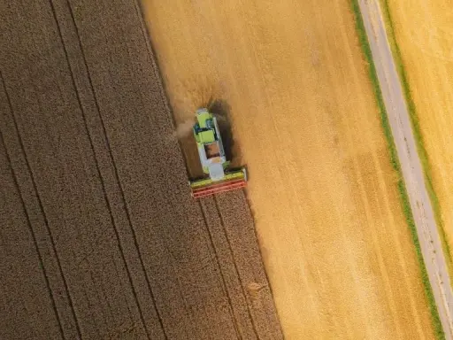 Jak uzyskać zgodę KOWR na sprzedaż ziemi? Uniknij błędów!