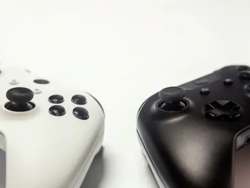 Ile kosztuje Xbox One S w 2026? Sprawdź, czy warto kupić!