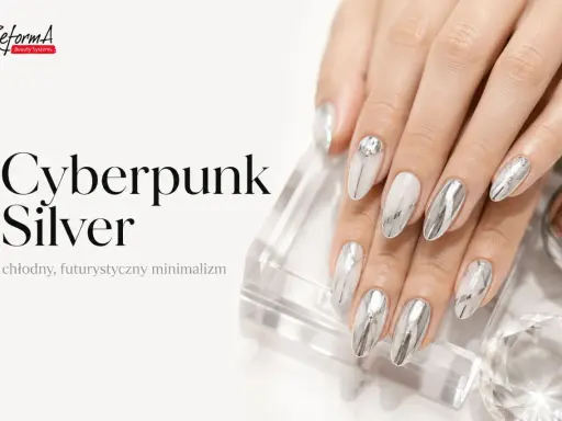 Dłonie z paznokciami w stylu "Cyberpunk Silver". Efekt lustra na białym lakierze, futurystyczne linie i błyszczące zdobienia.