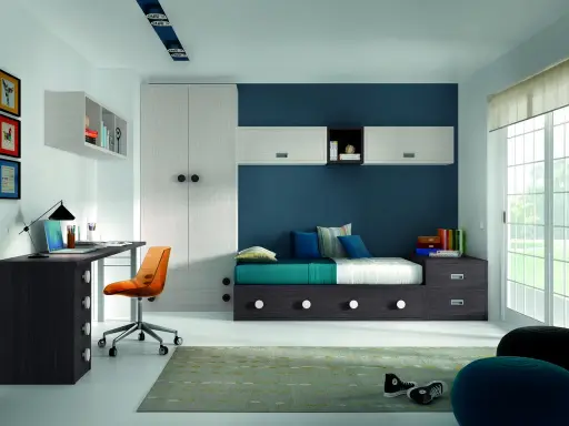 Habitación juvenil con pared azul y blanca, cama con cajones, escritorio y armario. Ideal para pintar habitación juvenil dos colores.