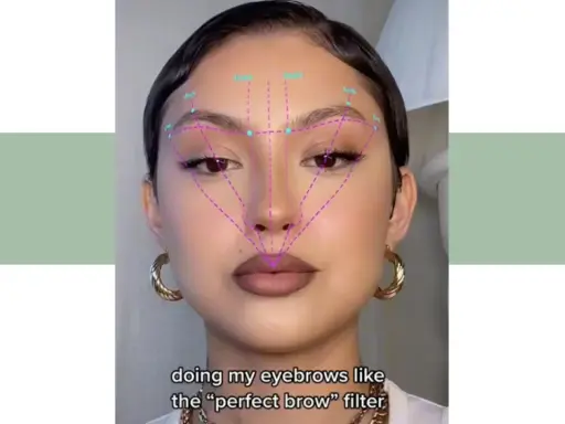 Une femme utilise un filtre pour redessiner son sourcil coupé, cherchant la perfection.