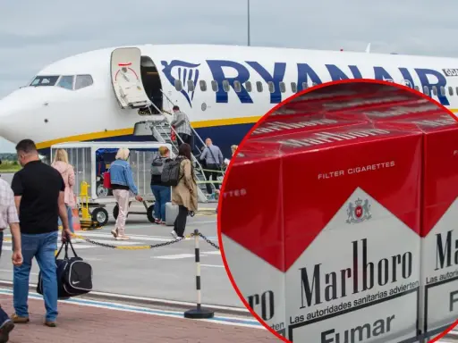 Pasażerowie wsiadają do samolotu Ryanair. W tle zbliżenie na paczki papierosów Marlboro, sugerujące pytanie: czy można mieć papierosy w bagażu podręcznym?