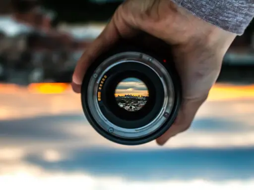 Do czego obiektyw 50-200 mm? Portrety, sport, natura i więcej