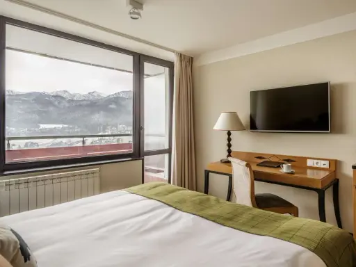 Mercure Kasprowy Zakopane: Hotel na szczycie? Planuj pobyt i dojazd!