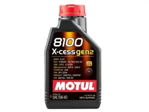 Butelka oleju silnikowego Motul 8100 X-cess gen2 SAE 5W-40.