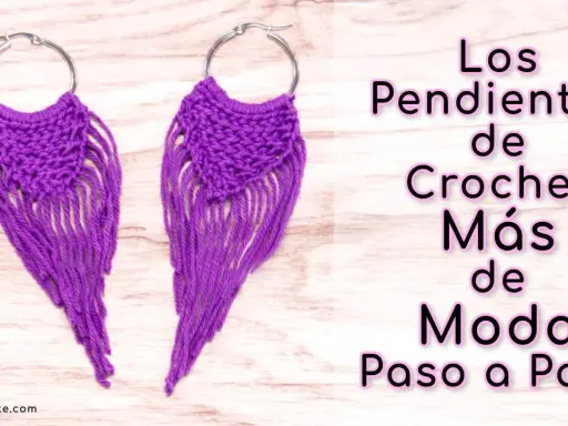 Pendientes de crochet morados con flecos, ¡un patrón gratis para lucir a la moda!