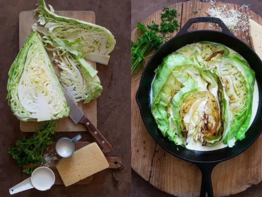 En hel spetskål halverad och tillagad i en gjutjärnspanna med gräddig sås. Ingredienser som ost och persilja syns bredvid.