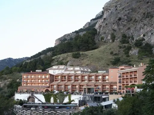Hotel en Cazorla: Guía experta para tu escapada perfecta en la sierra