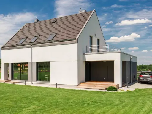 Modernes Haus mit großzügiger Dachterrasse, die viel Platz für Entspannung bietet. Die Traglast der Dachterrasse ist für viele Aktivitäten ausgelegt.