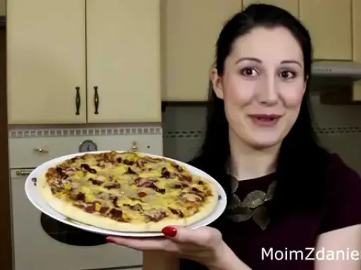 Idealnie okrągła pizza w domu? Opanuj ręczne formowanie!