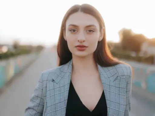 Marynarka do czarnego kombinezonu: Jak stworzyć idealny look?