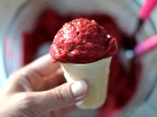 Sorbet malinowy: gładki przepis bez maszynki (także fit!)