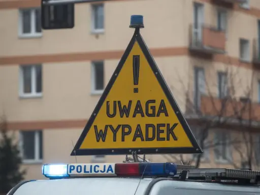 Stłuczka: Jak postępować? Kiedy policja, a kiedy oświadczenie?